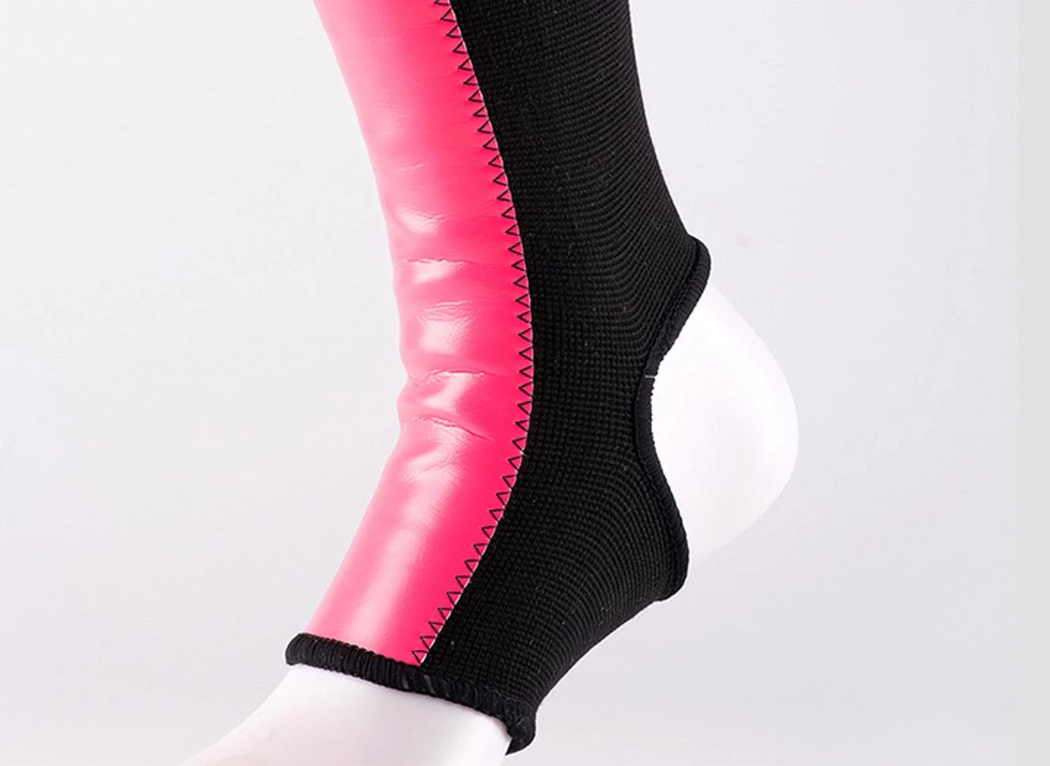 COMFORTABLE DESIGN FOR THE ANKLE PROTECTOR COMFORTABLE DESIGN FOR THE ANKLE PROTECTOR